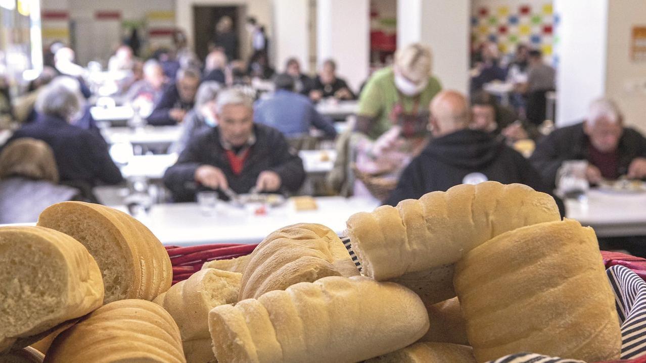 Emergenza povertà nell’isola, è allarme per 128mila famiglie: due anni fa erano 10mila in meno – Le cifre