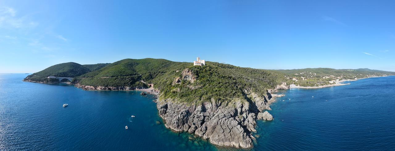 Livorno, 30 chilometri di costa in una foto. Grazie a Leonardo Ussi