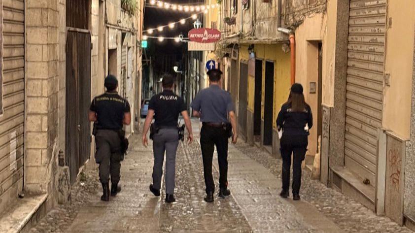 Sassari, quartieri a rischio presidiati dalle forze dell’ordine: controlli a tappeto anche nei locali pubblici