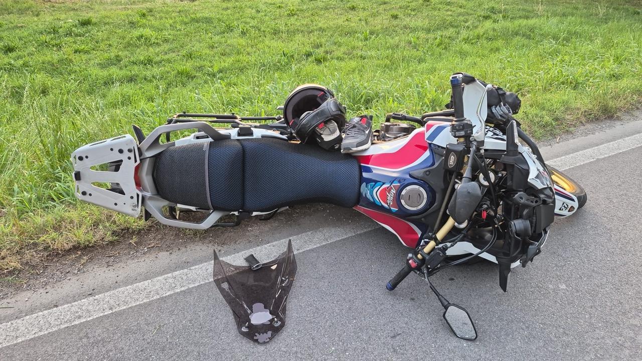 In moto contro un lampione a Lagosanto: 44enne perde una gamba