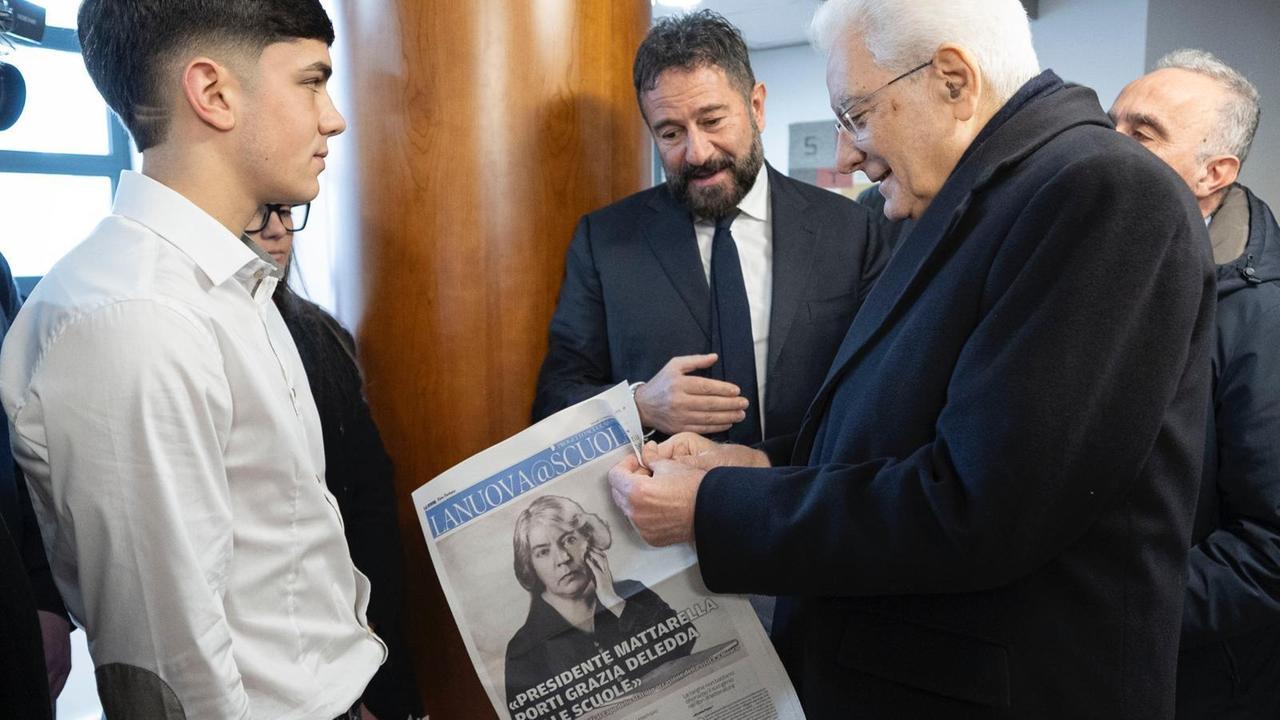 
	La consegna dell'inserto su Grazia Deledda al Capo dello Stato Sergio Mattarella

