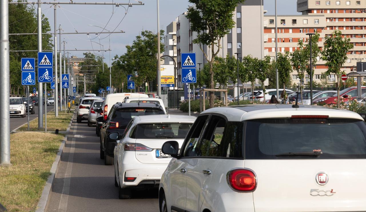 Tangenziale chiusa e corteo in strada per lo sciopero generale: sarà incubo viabilità