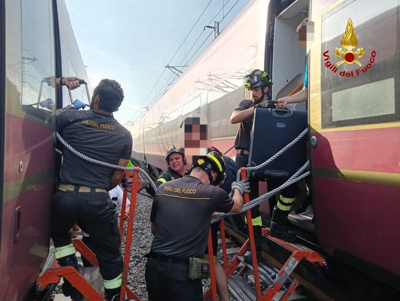 Alta velocità, guasto a un treno Italo a Reggio Emilia: convoglio fermo con 430 persone a bordo, soccorsi in azione