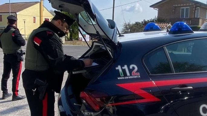 Picchiata dal marito a Tresignana: «Aiutatemi, mi riempie di botte»
