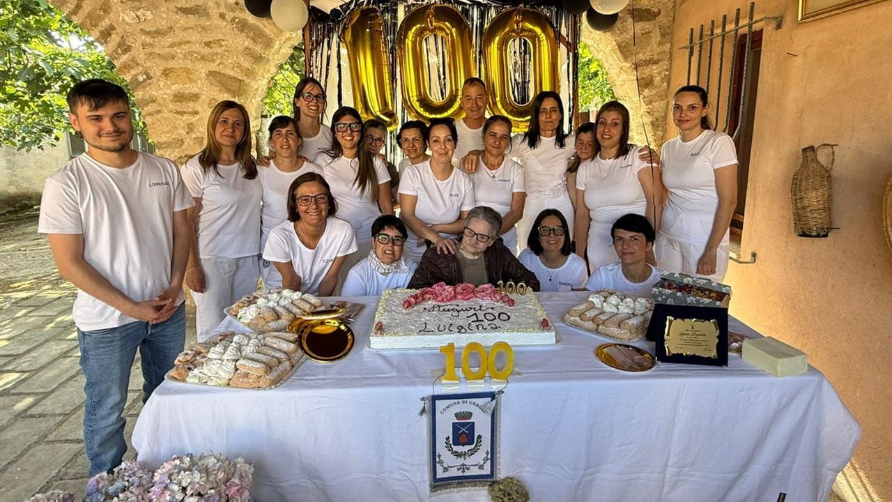 Dalla guerra al traguardo del secolo: tzia Luigina spegne 100 candeline