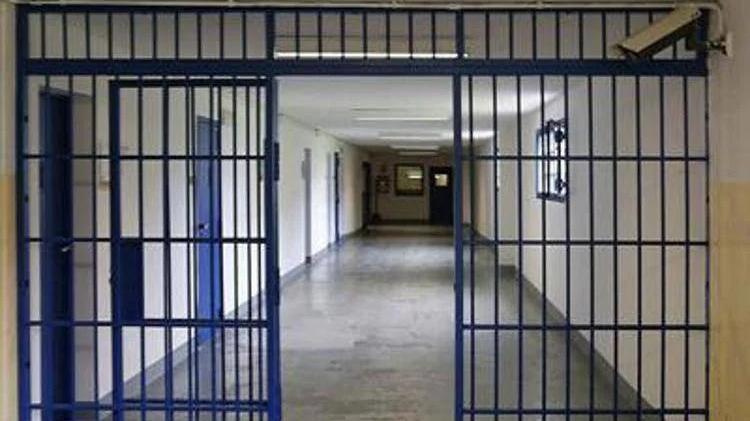 Beatrice morta a 2 anni, arrestato il compagno della madre: nel telefono le immagini dei pestaggi. Il gip: «Sevizie e crudeltà»
