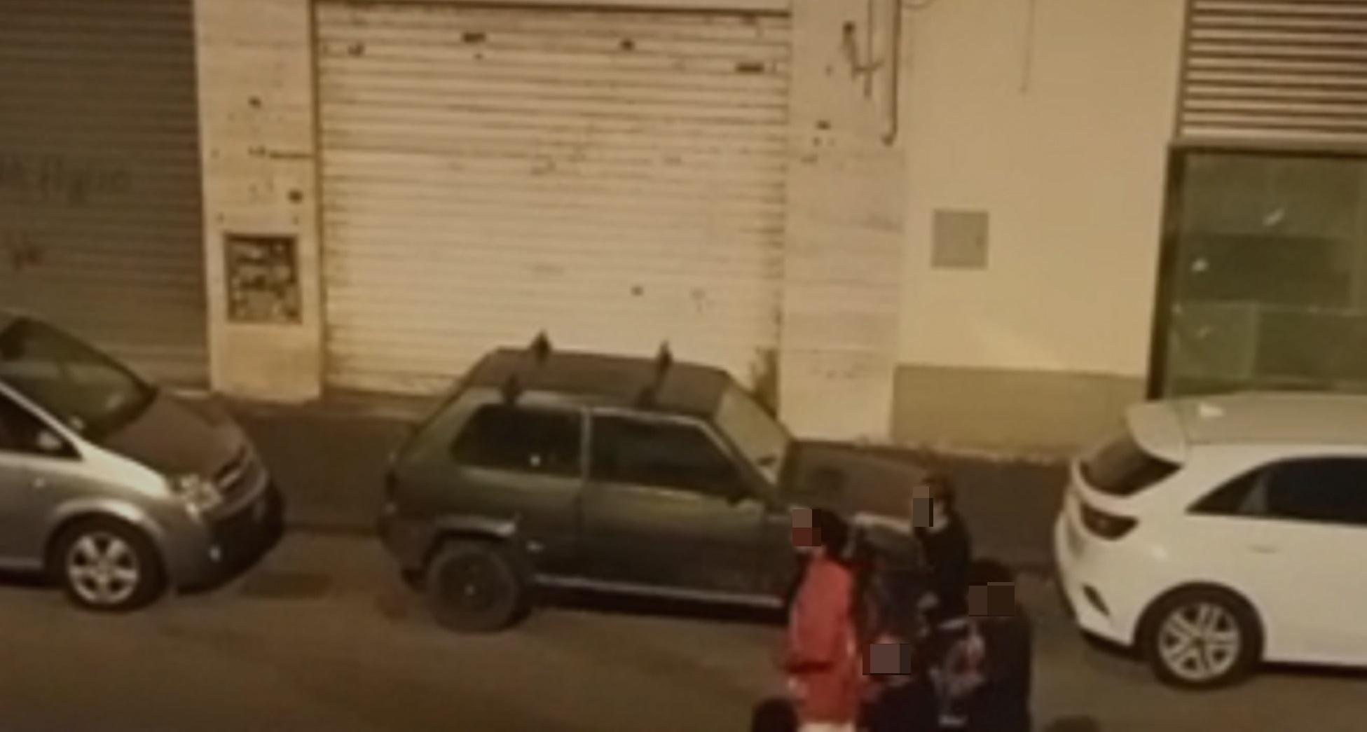Giovani in via Gherardi del Testa la notte fra venerdì 29 e sabato 30 maggio