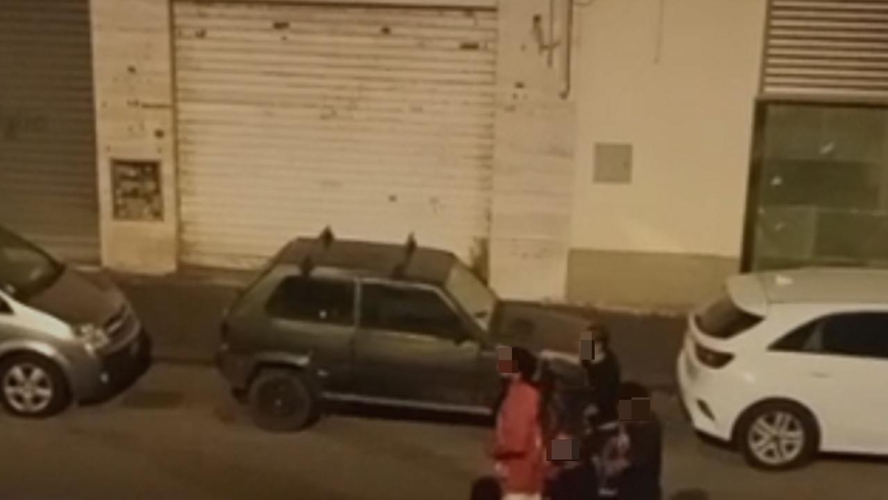 Giovani in via Gherardi del Testa la notte fra venerdì 29 e sabato 30 maggio