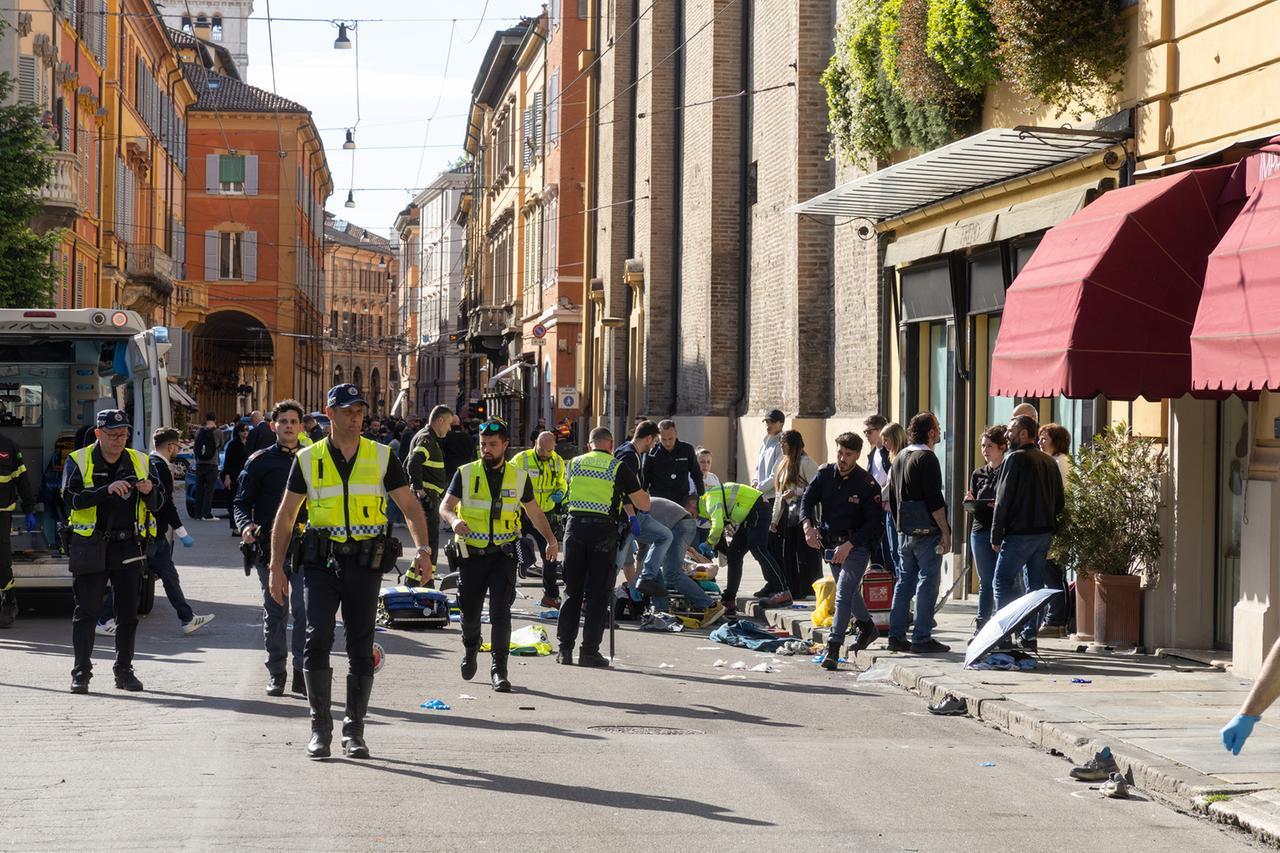 Auto sulla folla a Modena, raccolti 14mila euro per le vittime
