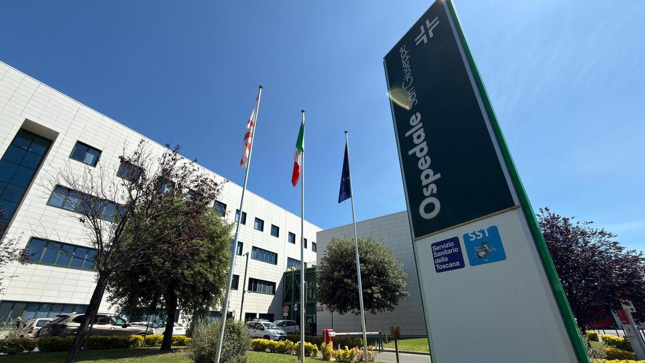 Empoli, accoltellato al collo dopo una lite in casa: è gravissimo – Ci sono tre feriti