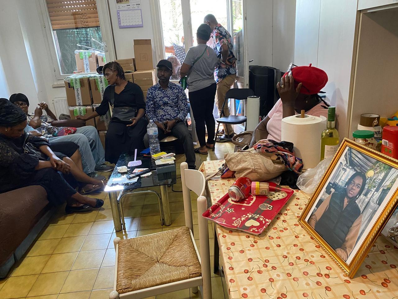 Morto nel Crostolo, il dolore della madre del 14enne: «Pensavo fosse a scuola». Un anno fa il padre colpito da un ictus: è ancora ricoverato