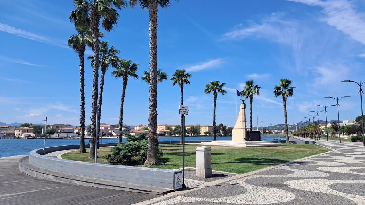 Olbia, aggressione in centro: un 20enne accoltellato alla gola – Cosa sappiamo