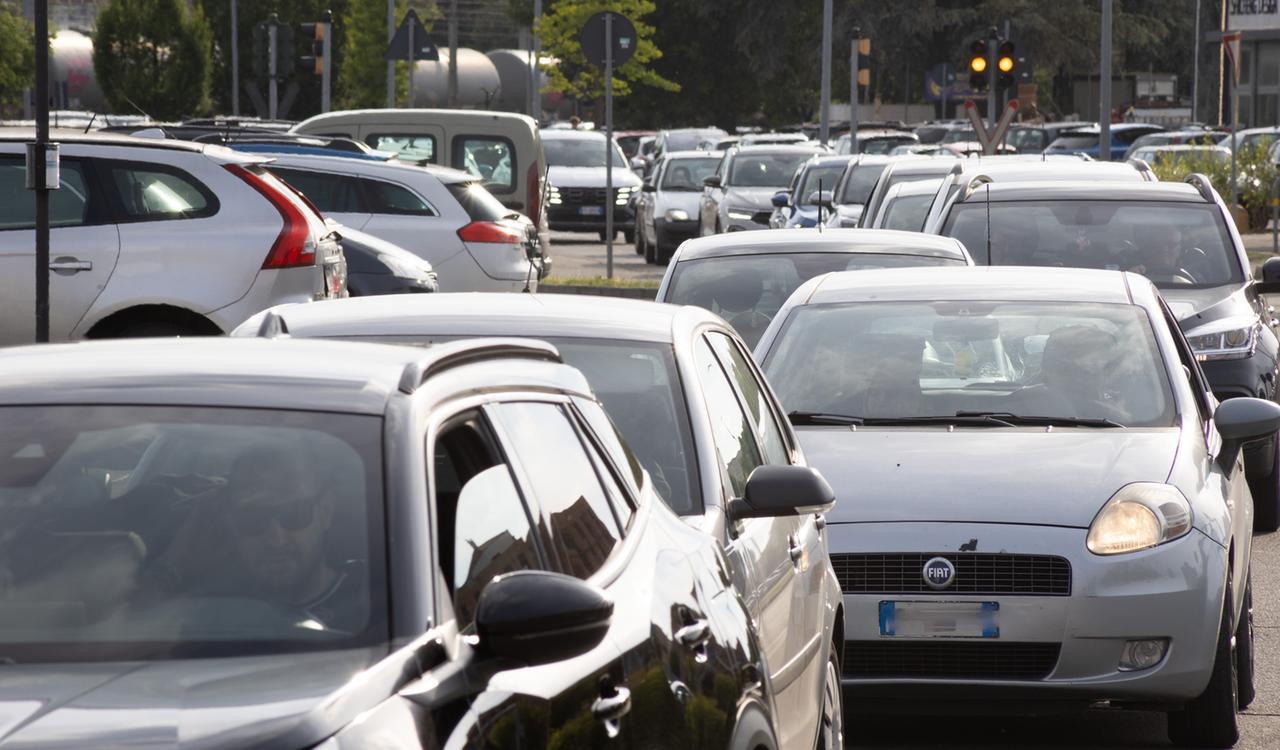 A Modena ogni anno 42 ore perse imbottigliati nel traffico