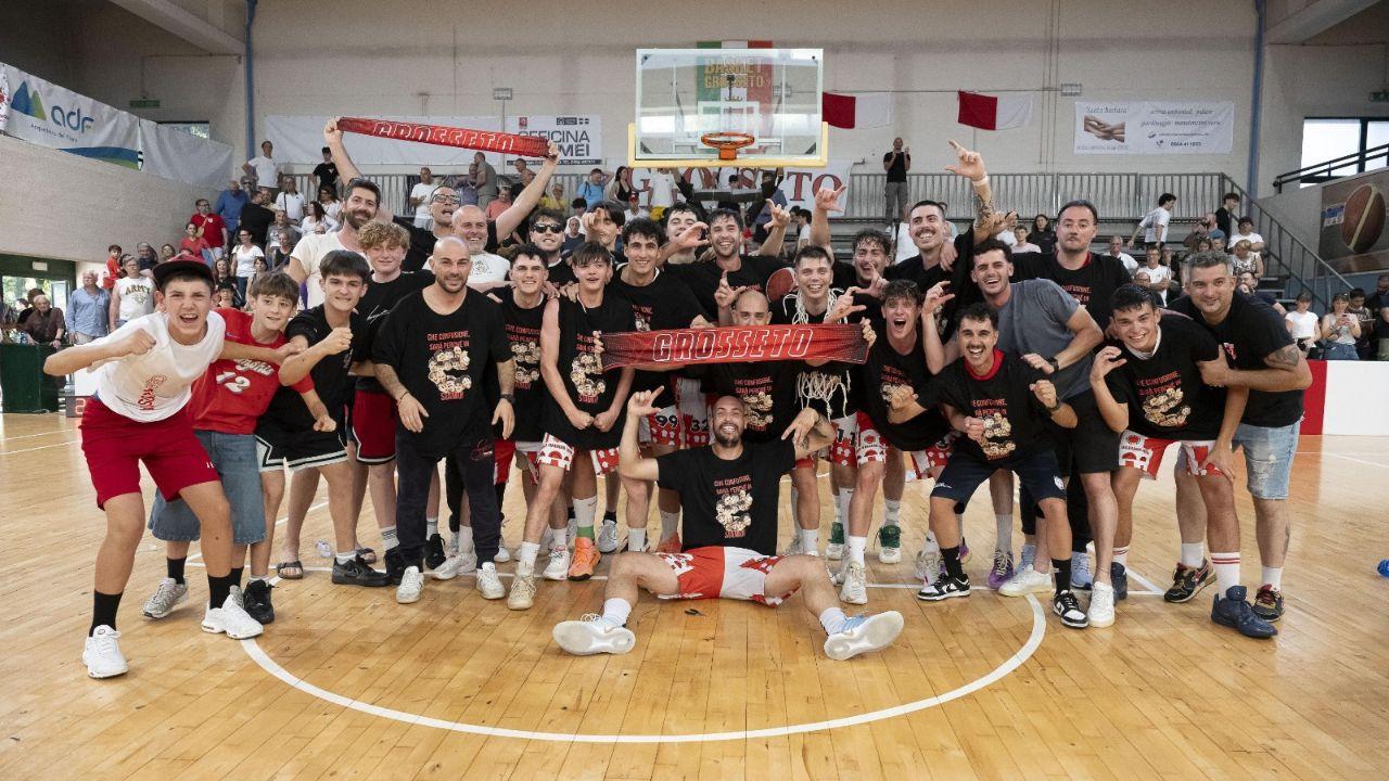 
	La festa a fine gara della Gea Grosseto (foto Agenzia Bf)


