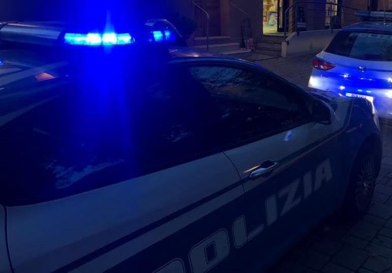 Reggio Emilia, accoltellato al torace in piazza San Zenone
