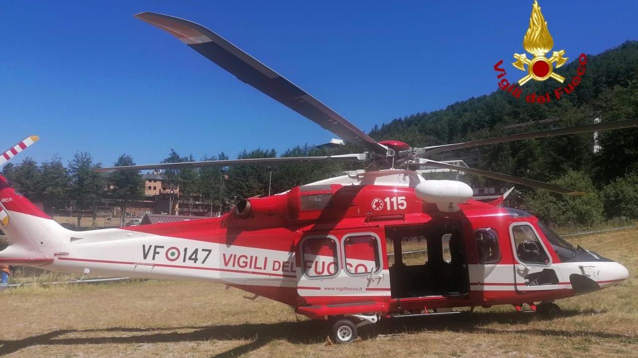 Cavallo precipita in un dirupo a Ligonchio, i vigili del fuoco al lavoro per il salvataggio
