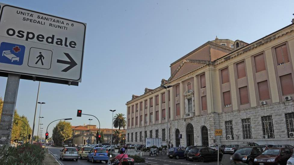 L'ospedale di Livorno (foto d'archivio)