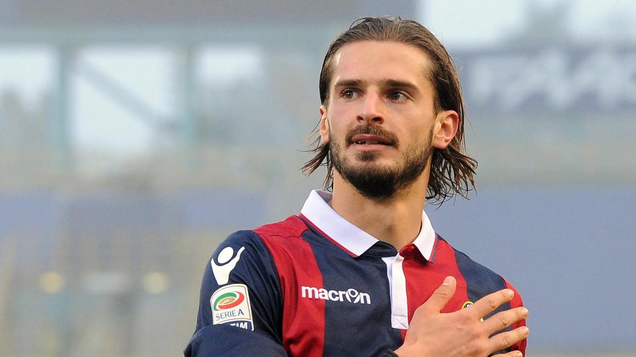 Incidente stradale, muore l’ex calciatore Oikonomou: aveva giocato anche nel Cagliari