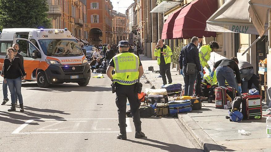 Aiuto psicologico dopo la strage: supporto per 48 persone. Ci sono anche bambini e adolescenti
