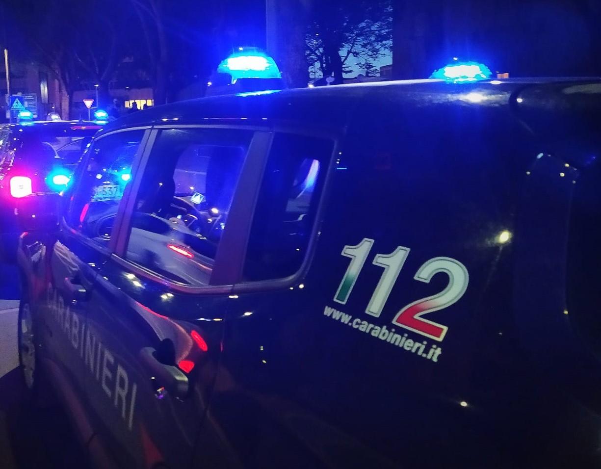 Droga, contanti e una mazza in auto: dopo le violazioni scattano i domiciliari