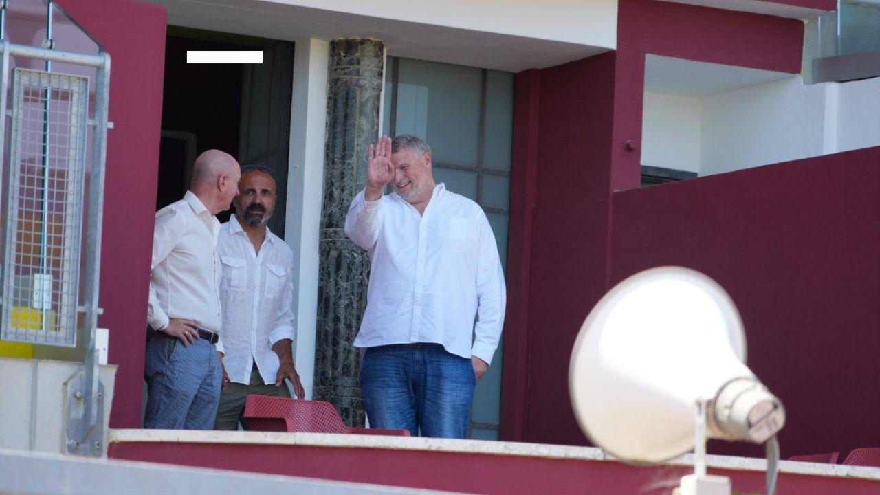 Livorno, ora Esciua tende una mano: la tregua in tre punti chiave