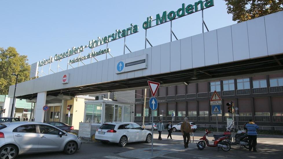 Furti e rapine nel parcheggio del Policlinico: coppia condanna a più di sei anni di carcere