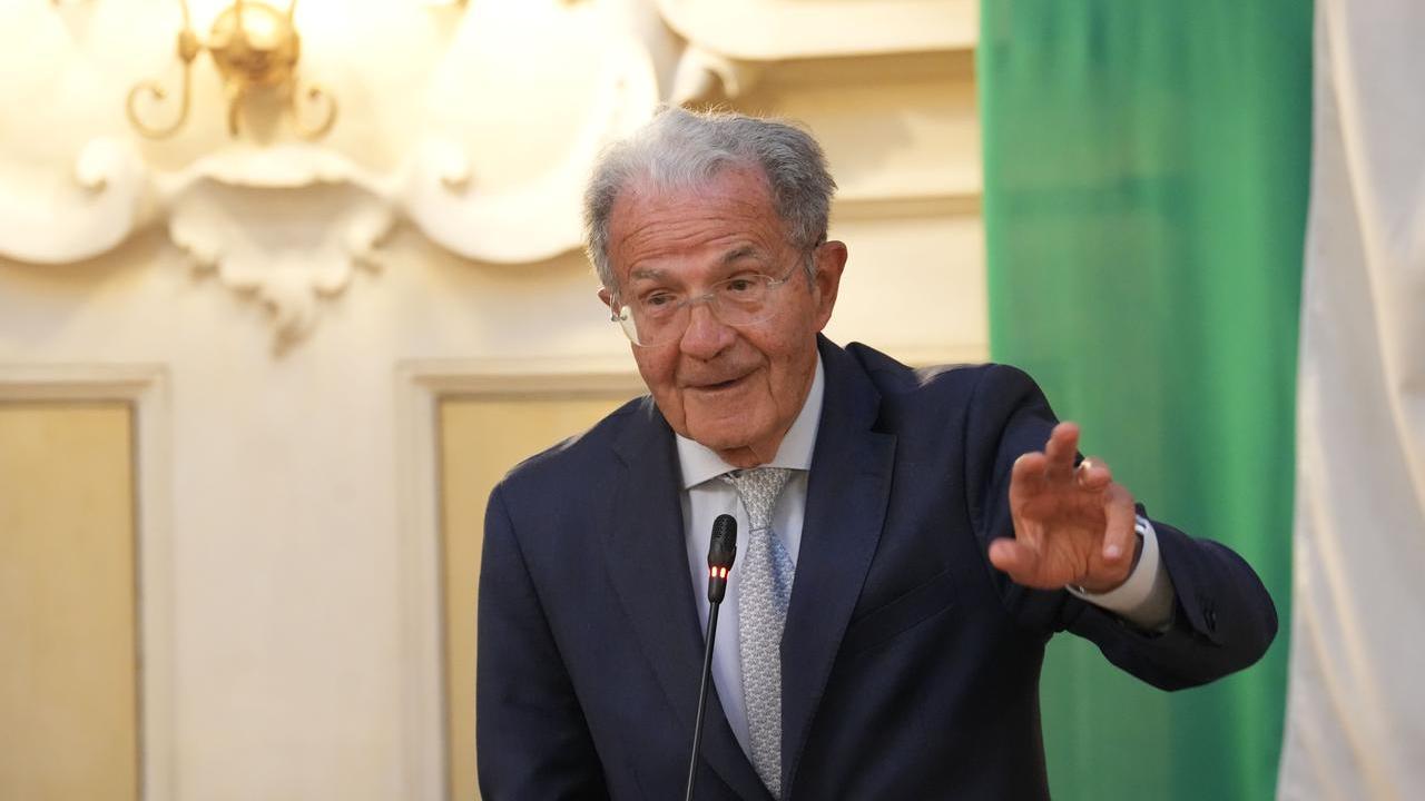 Romano Prodi e gli 80 anni della Repubblica: «Giovani, fatevi sentire. Il vero nemico è l'individualismo»