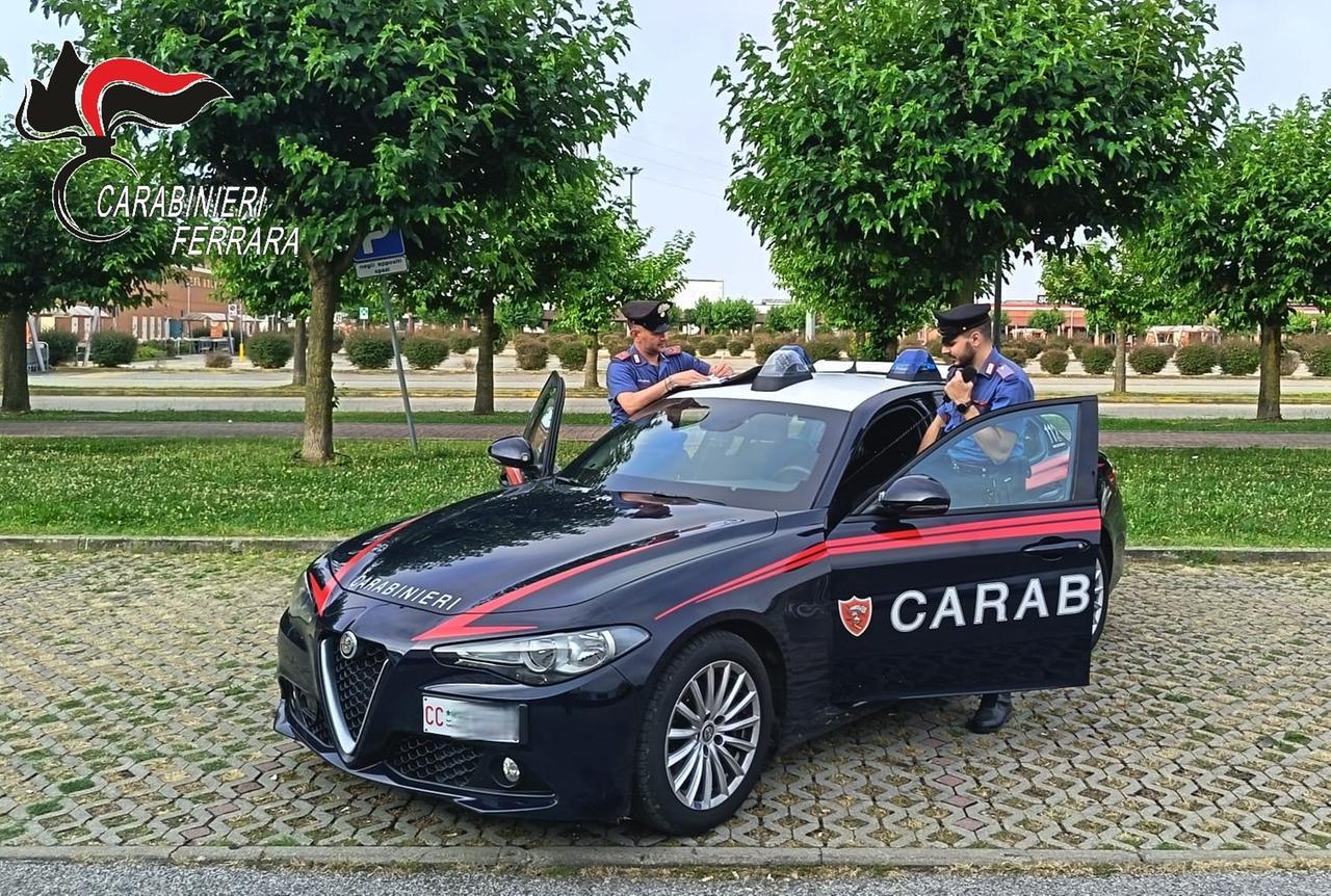 Cento, uomo colto da malore e rianimato dai carabinieri