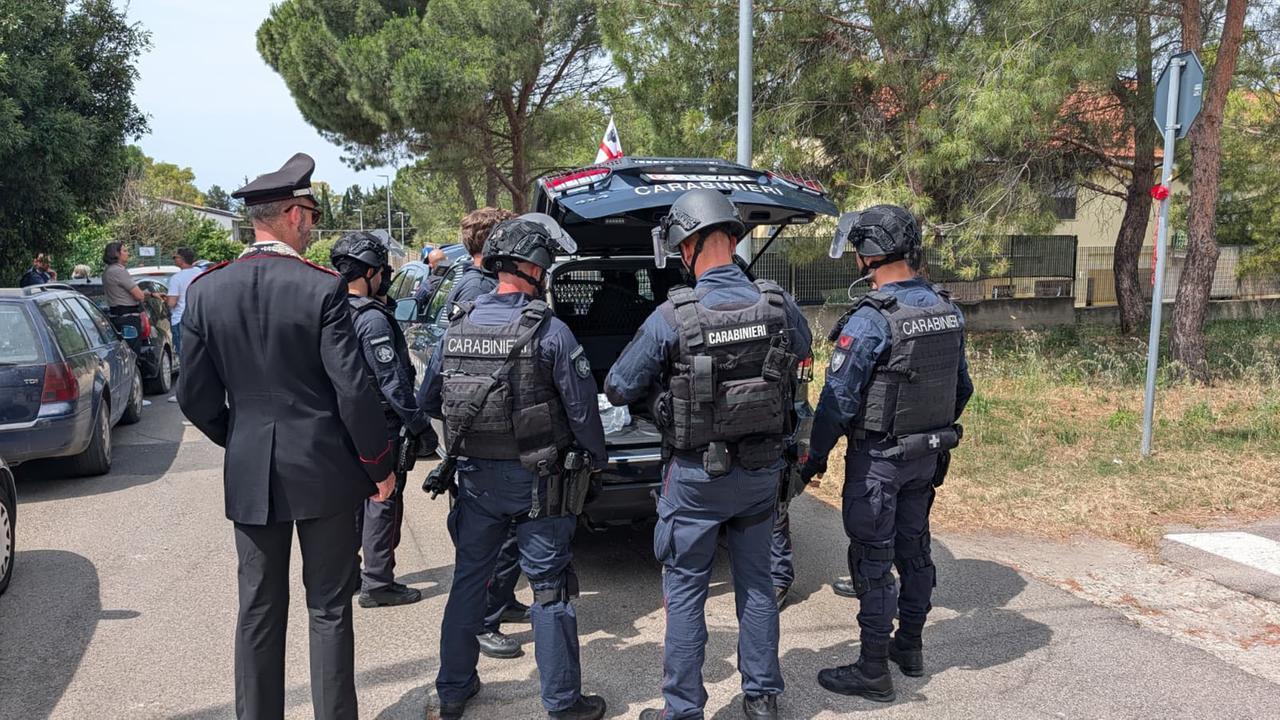 L'intervento dei carabinieri a Monastir