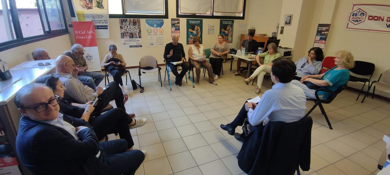 
	L'incontro nella sede dell'Acli

