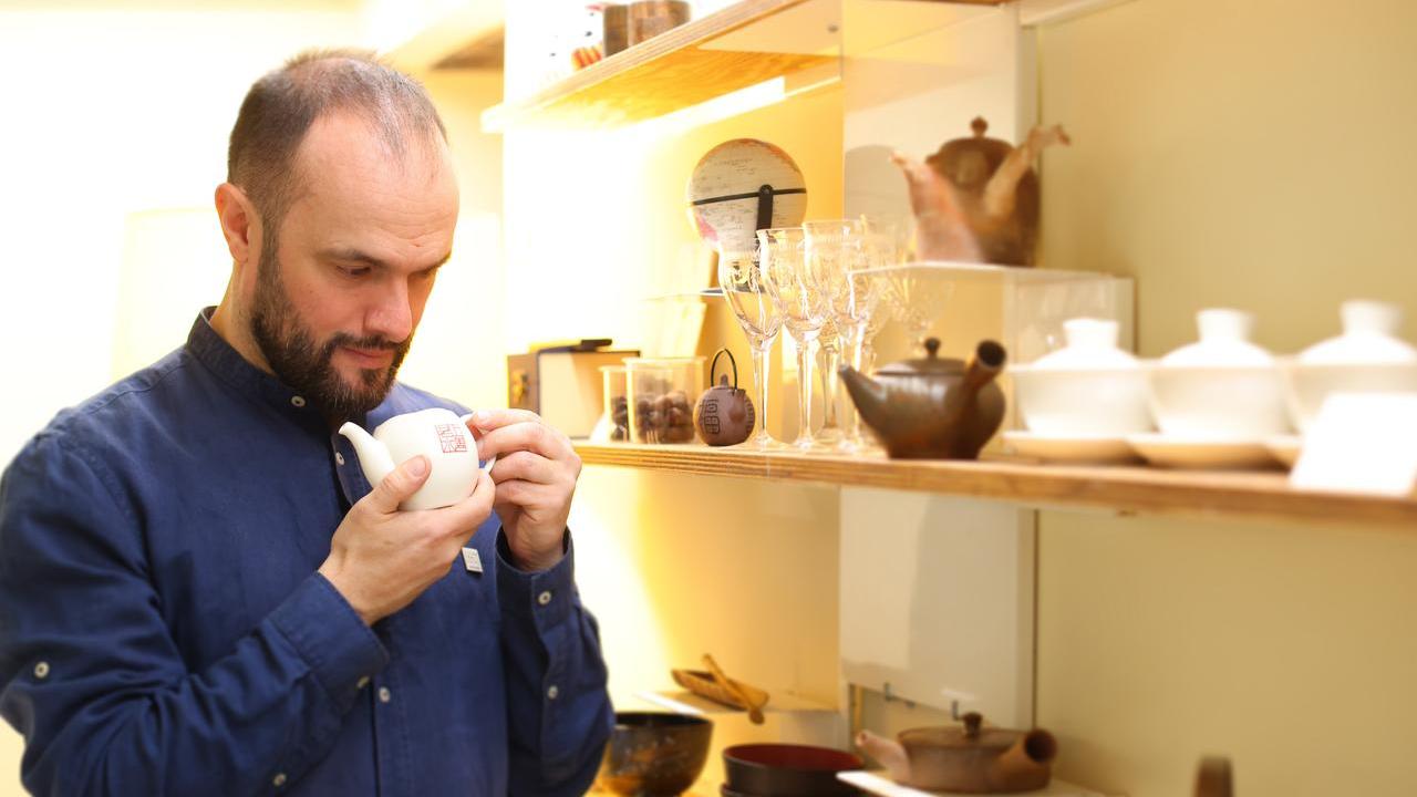 Guido Ganzerli ha conseguito il titolo di Tea Sommelier