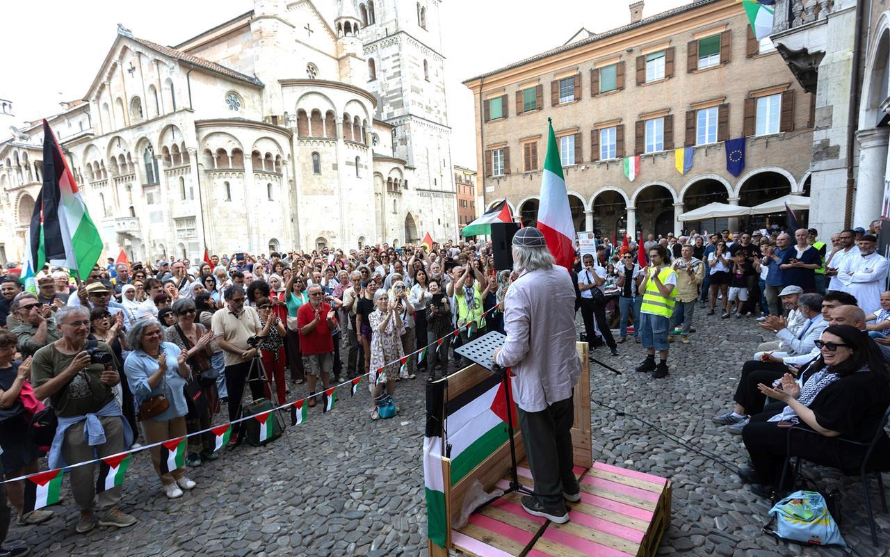 
	L'intervento di Moni Ovadia in piazza Grande

