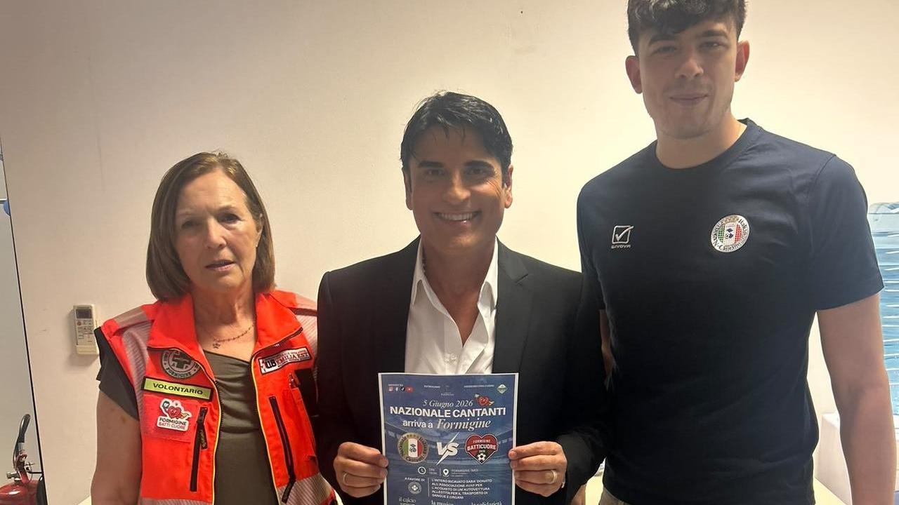 Sal Da Vinci con la presidente Avap Antonella Ferrari e Mattia Camellini