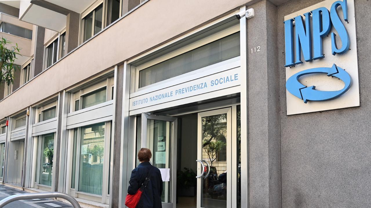 Inps, a luglio e agosto pensioni più ricche: ecco chi riceverà gli aumenti