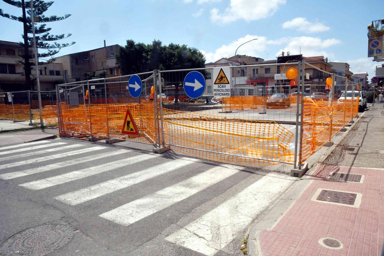Strade chiuse e lavori fermi: la protesta dei residenti