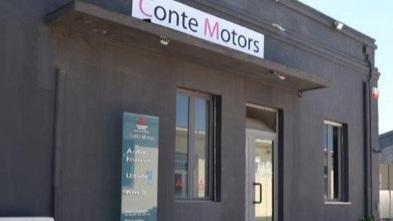 L’ingresso della rivendita di auto Conte Motors