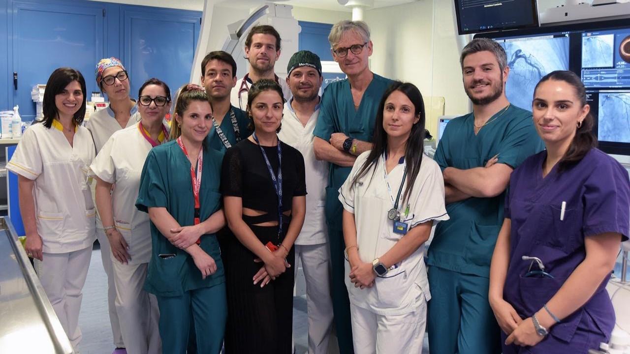 Cuore, mille interventi al Brotzu con la valvola senza bisturi: «Una nuova vita per i pazienti»