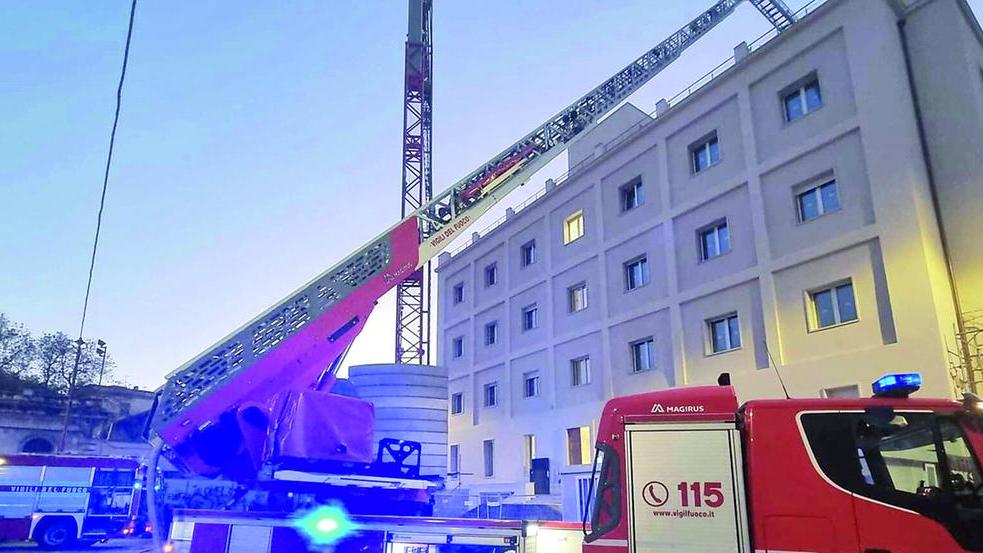 Sassari, riparte il cantiere dell’ex hotel Turritania: dall’incendio ai due mesi di stop – Ecco quando finiranno i lavori