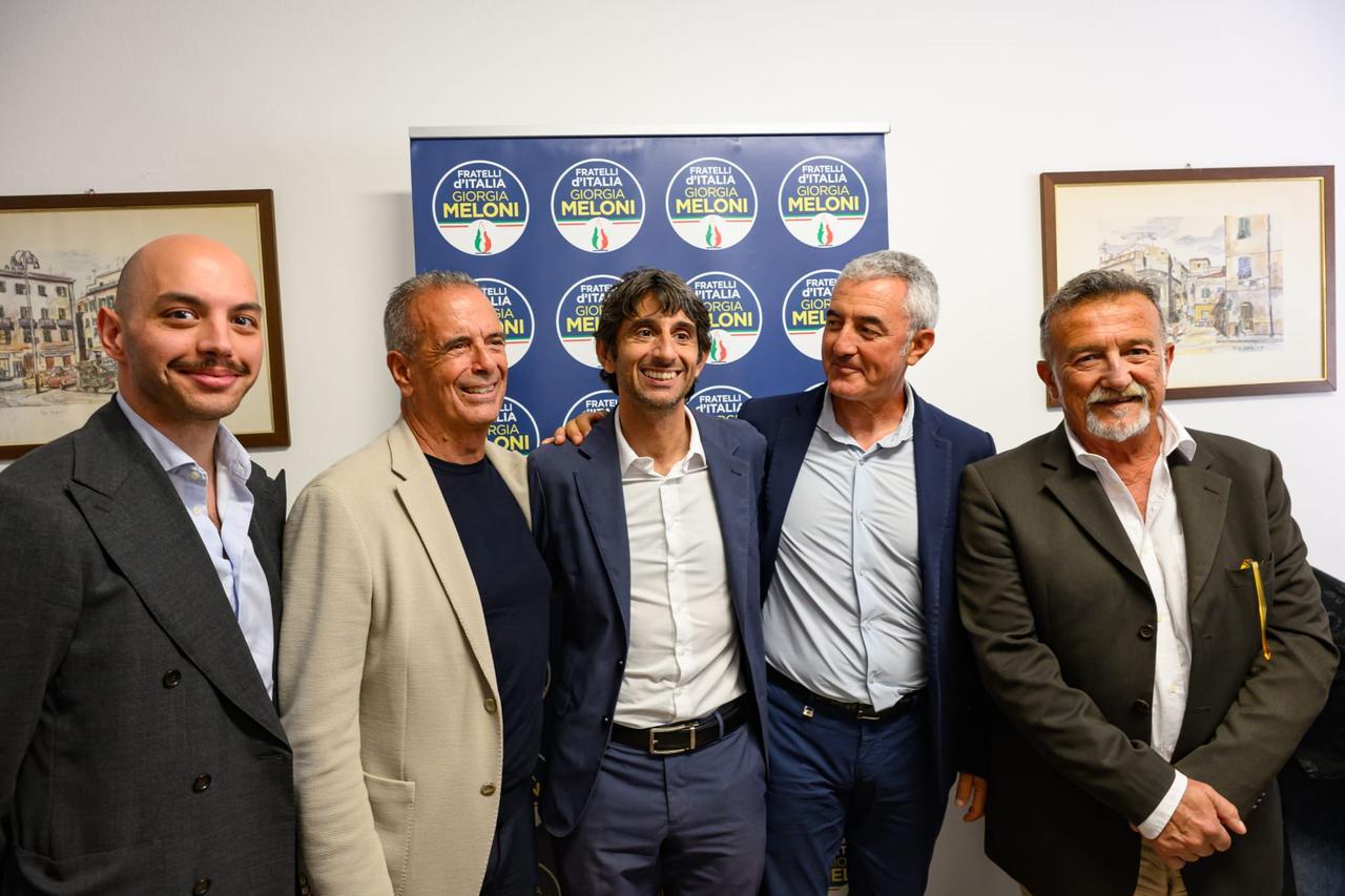 Fratelli d’Italia, Giovanni Donzelli taglia il nastro della nuova sede provinciale a Sassari