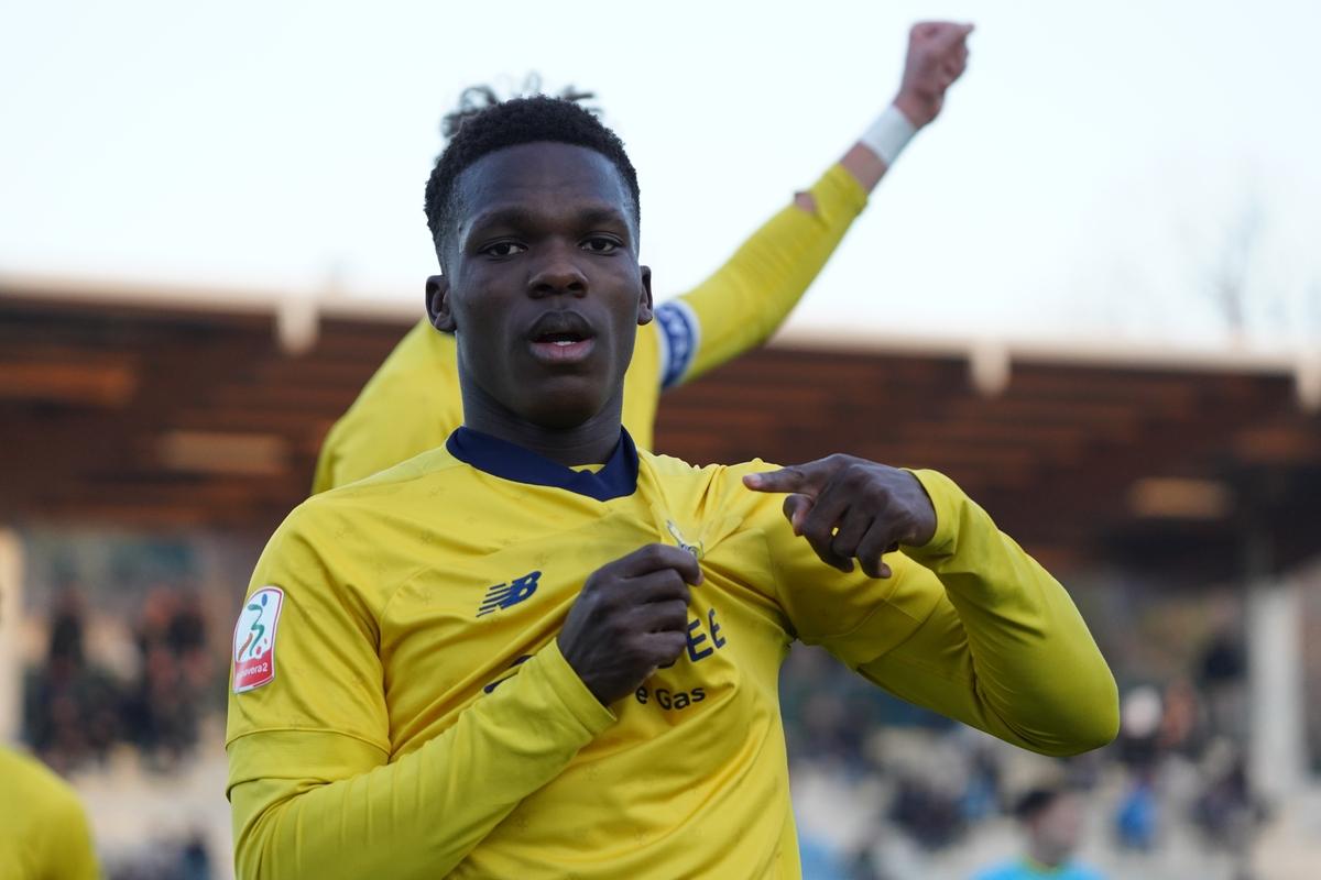 
	Il talento giallobl&ugrave; Samuel Wiafe

