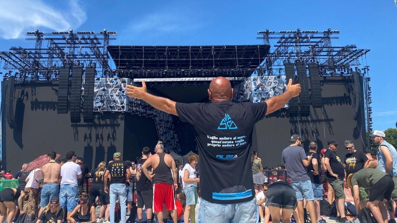 
	Un fan olbiese a un concerto di Vasco


