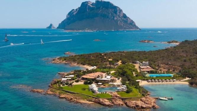 Cala Finanza, via libera del Governo al resort davanti a Tavolara: la Regione prepara il ricorso