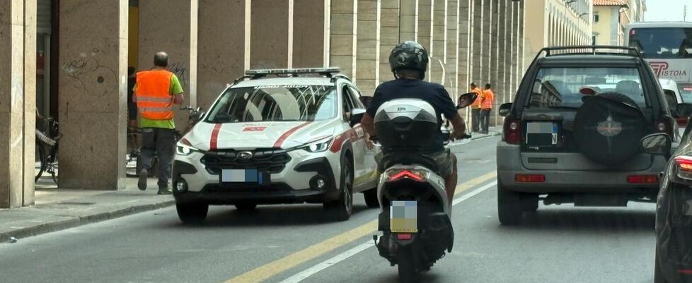 
	La polizia municipale sul luogo dell&rsquo;incidente (foto Stick)

