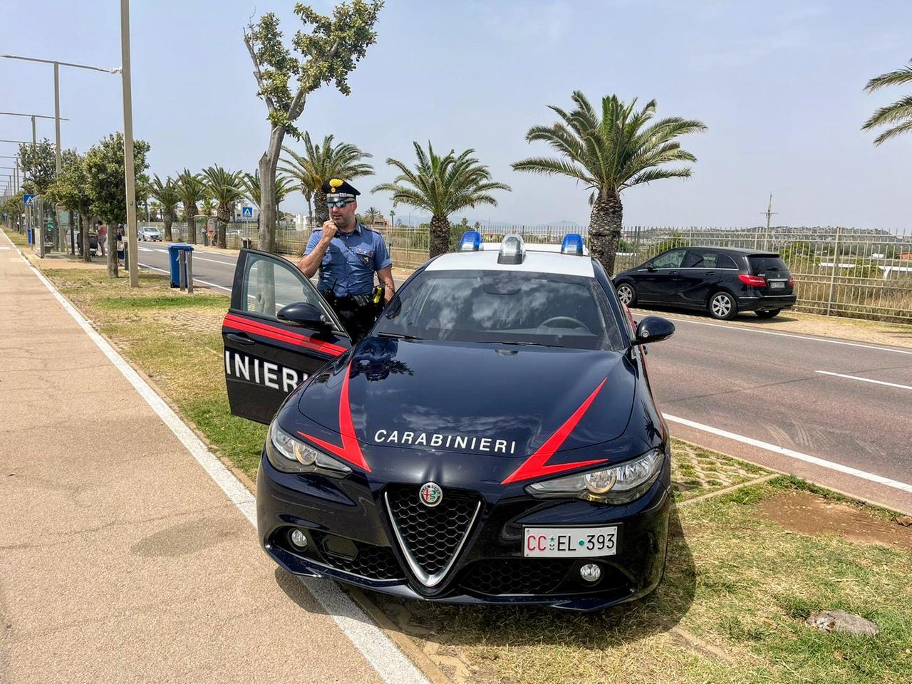 Hashish e marijuana in casa per il mercato dello spaccio: arrestato
