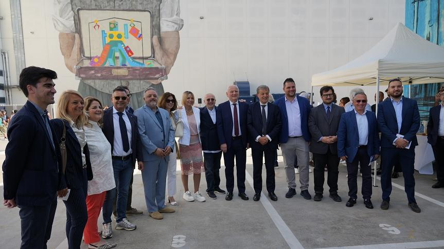 Snatt Logistica: un murale per le 800 assunzioni e nuove case per i dipendenti