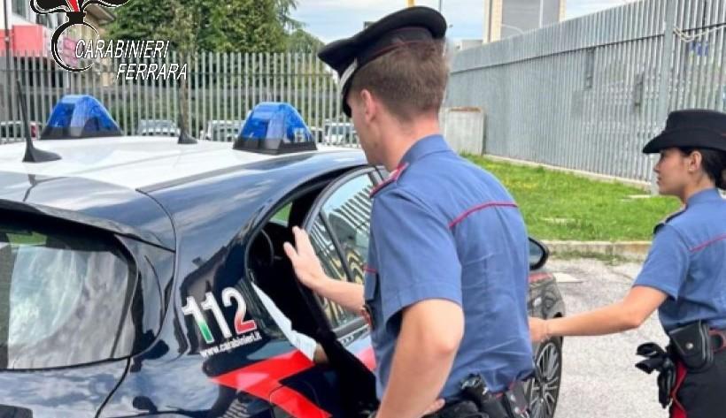 Cento, violenza e minacce alla ex: un imprenditore ai domiciliari