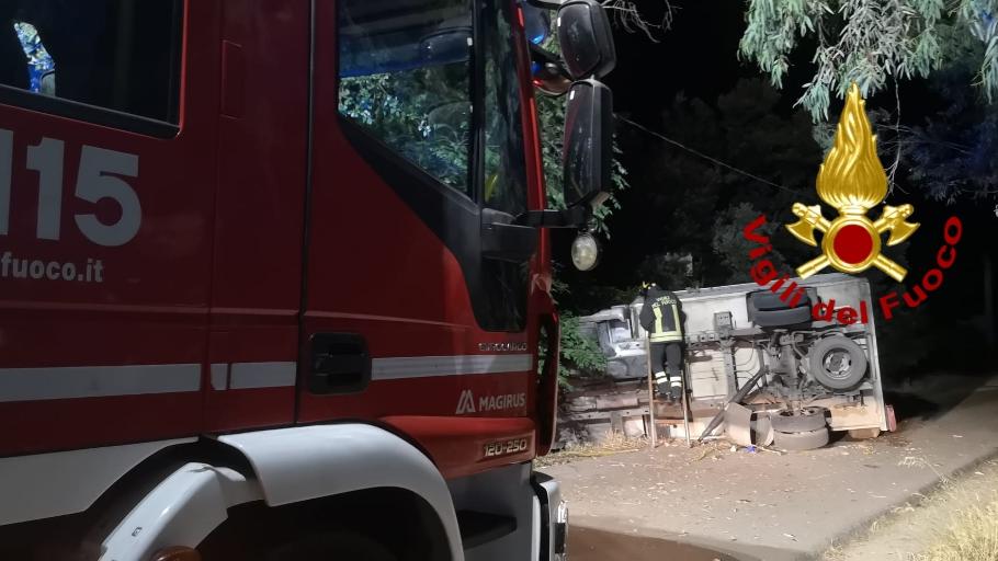 Grave incidente stradale nella notte: muore un 26enne