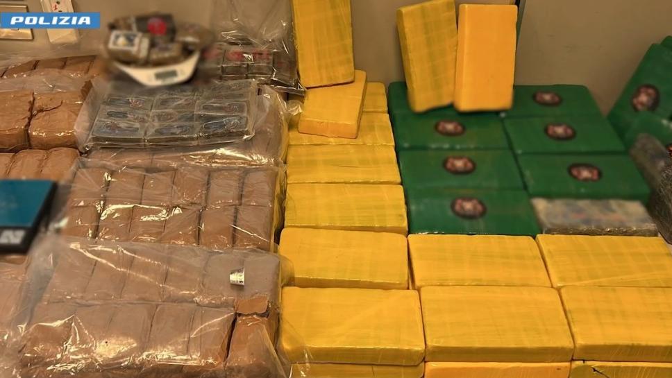 La droga viaggiava “al fresco”, maxi sequestro da 100 chili: arrestato insospettabile