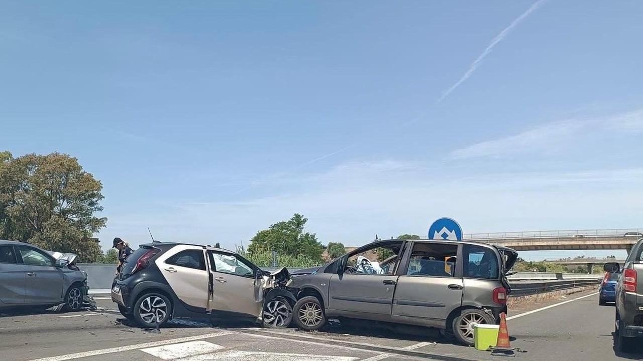 L'incidente sulla 131 - foto di Mario Rosas