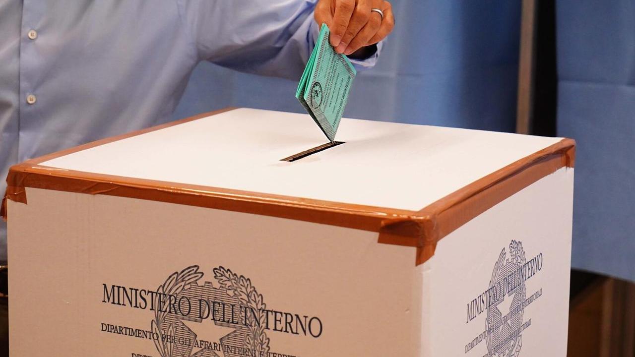 Ballottaggio a Vignola, alle 12 affluenza del 14,54%